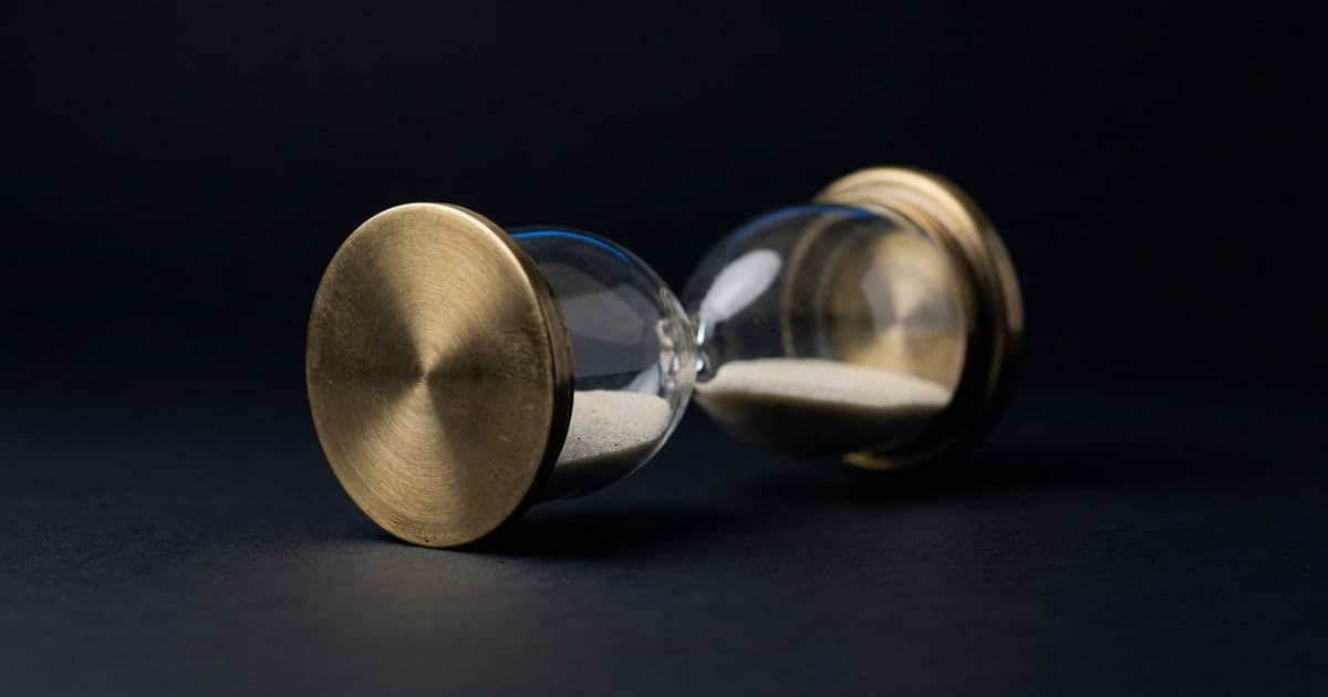 Cover: Evergreen funnel versus launch: what to choose and how not to break trust