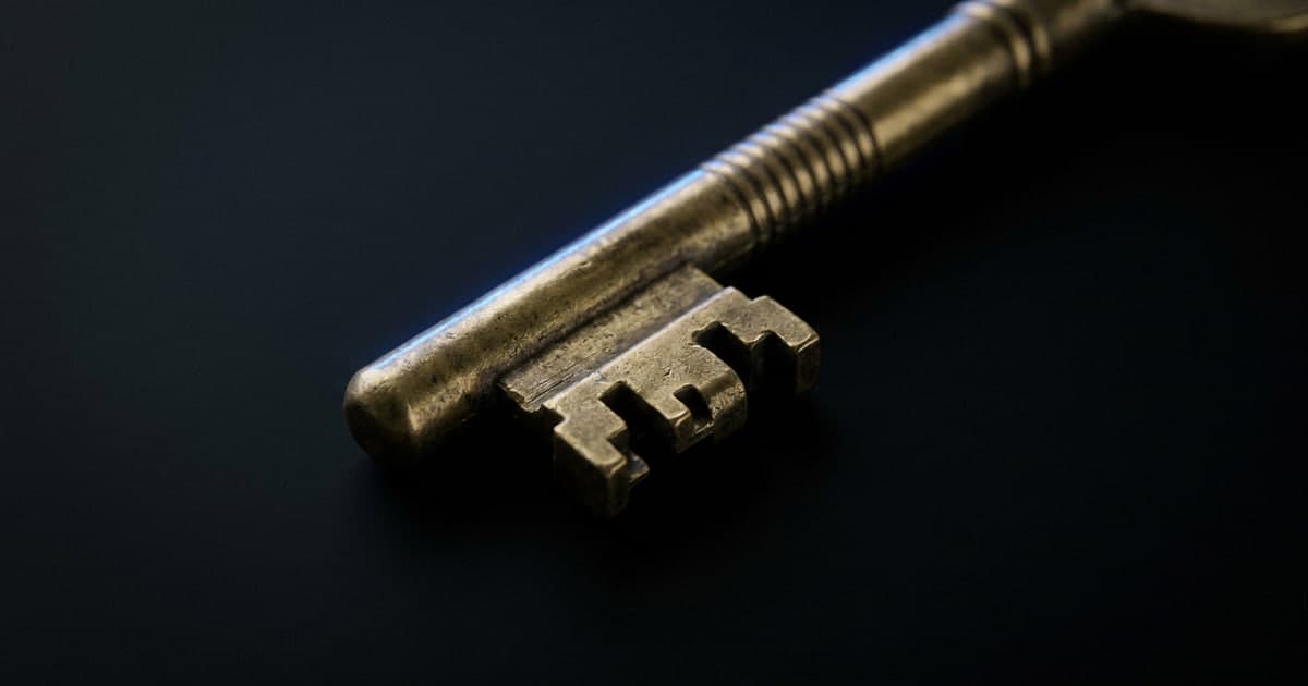 Cover: Yandex Webmaster for marketers: five reports that change decisions